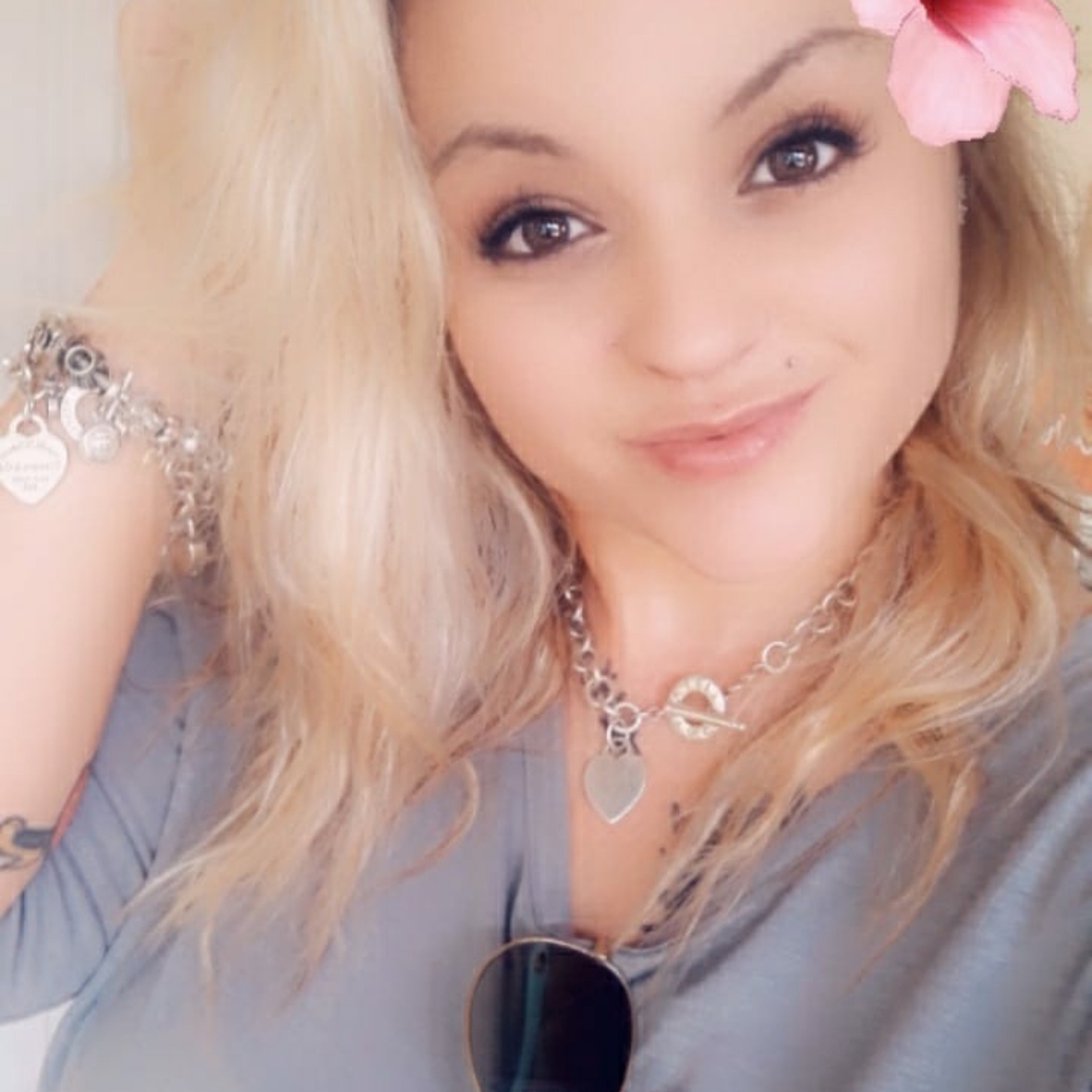 Meet your Posher, Jolina